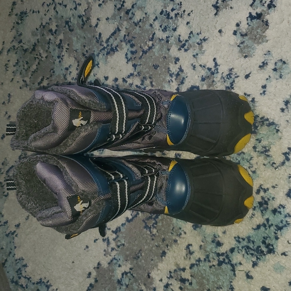 Stride Rite boys sz 4 snow boots